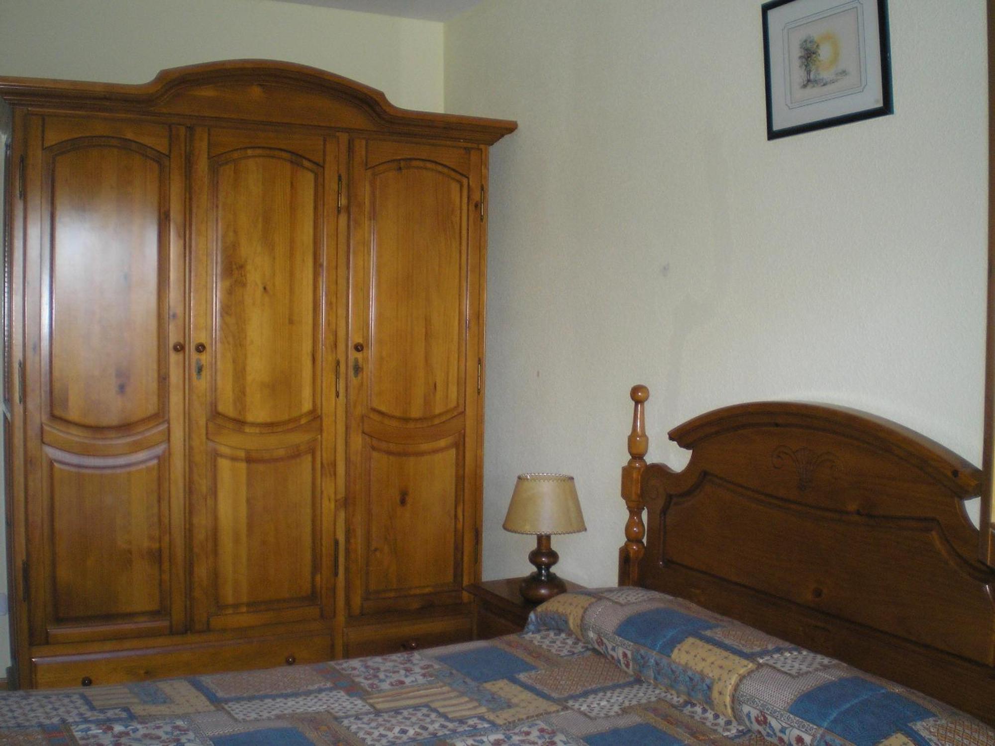 Apartamentos Turisticos Sol Y Nieve Jaca Extérieur photo