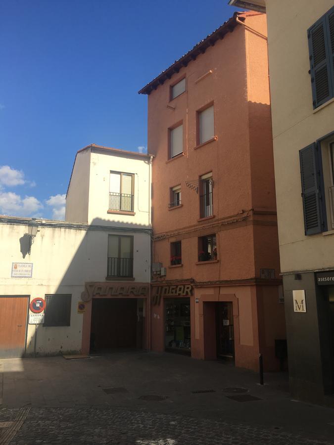 Apartamentos Turisticos Sol Y Nieve Jaca Extérieur photo