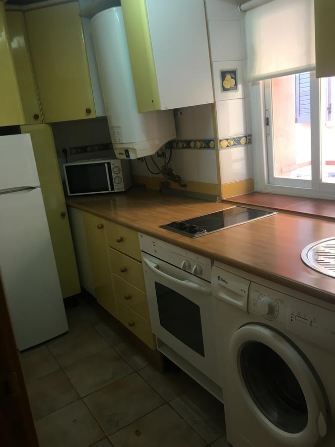 Apartamentos Turisticos Sol Y Nieve Jaca Extérieur photo